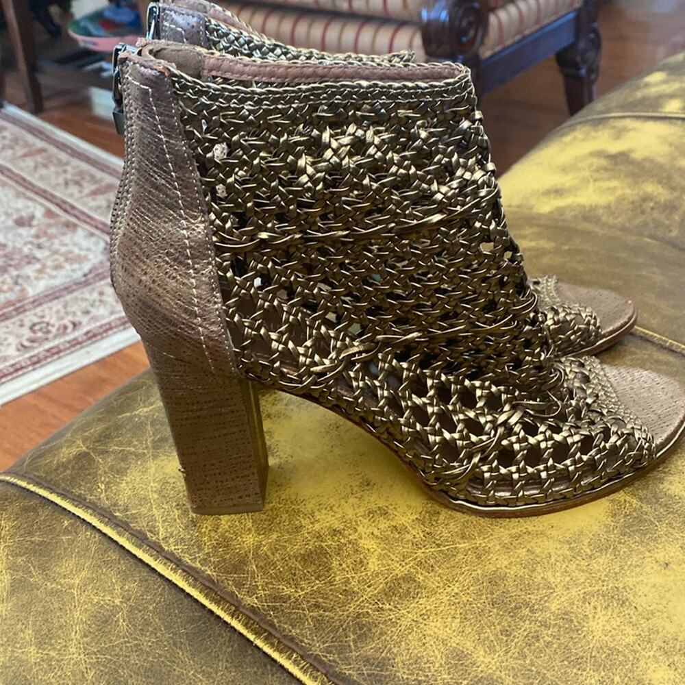 Donald J Pliner Kasper women’s size 9 leather gold mesh metallic boots booties